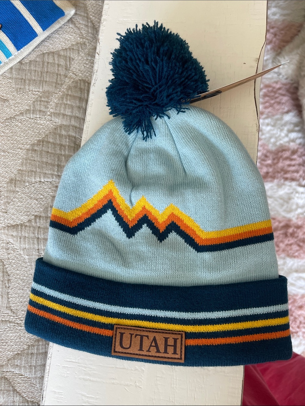 Locale Outdoor Utah Mountain Beanie Blue Retro Pom Pom Knit Hat NWT 8662-UT3